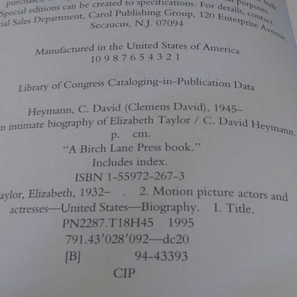 Liz Taylor First Edition An Intimate biography - Picture 7 of 8